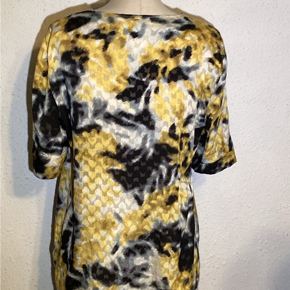 St. John short sleeve silk blouse size medium - Picture 2 of 11